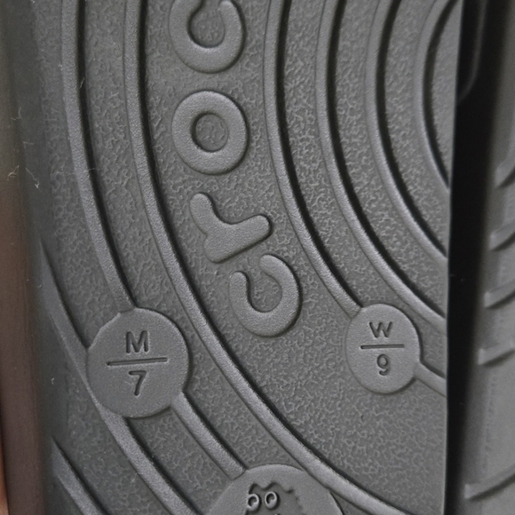 Crocs Black Slide Sandals Size Men's 7 /Women's 9 - Picture 4 of 9